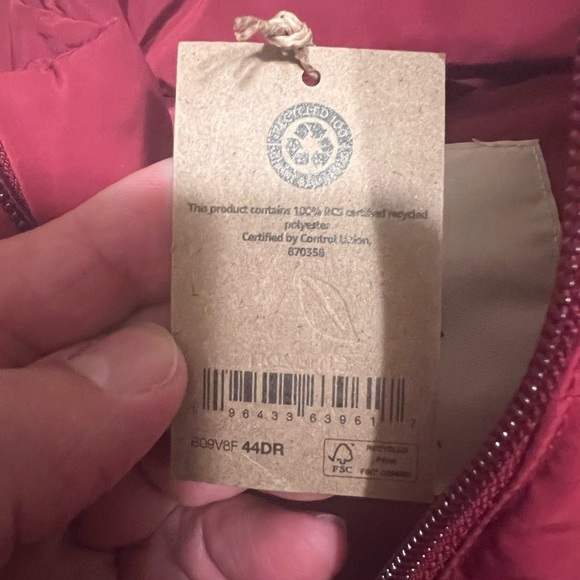 NWT Amazon Essentials Men's Red Thick Puffer‎ Vest Size L🔥🔥 MSRP $50 (B3) - Picture 6 of 8